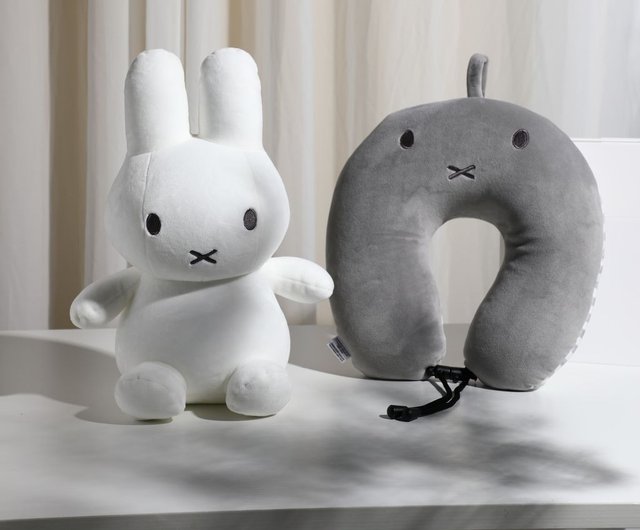 Doll & Pillows